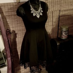 Gothic Black Sleeveless Lace Scalloped Dress